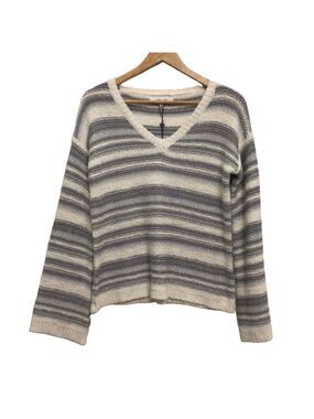 NEW John & Jenn Soft 100% wool white grey silver sweater v neck oversized small